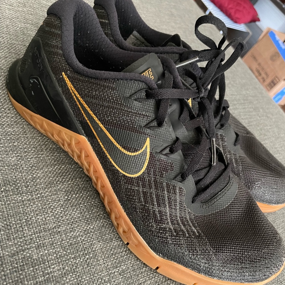 Nike Metcon Matt Fraser edition shoes. Mens 8.5, Womens 10
